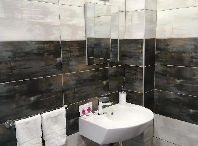 La Piazza Hotel Sjoemen